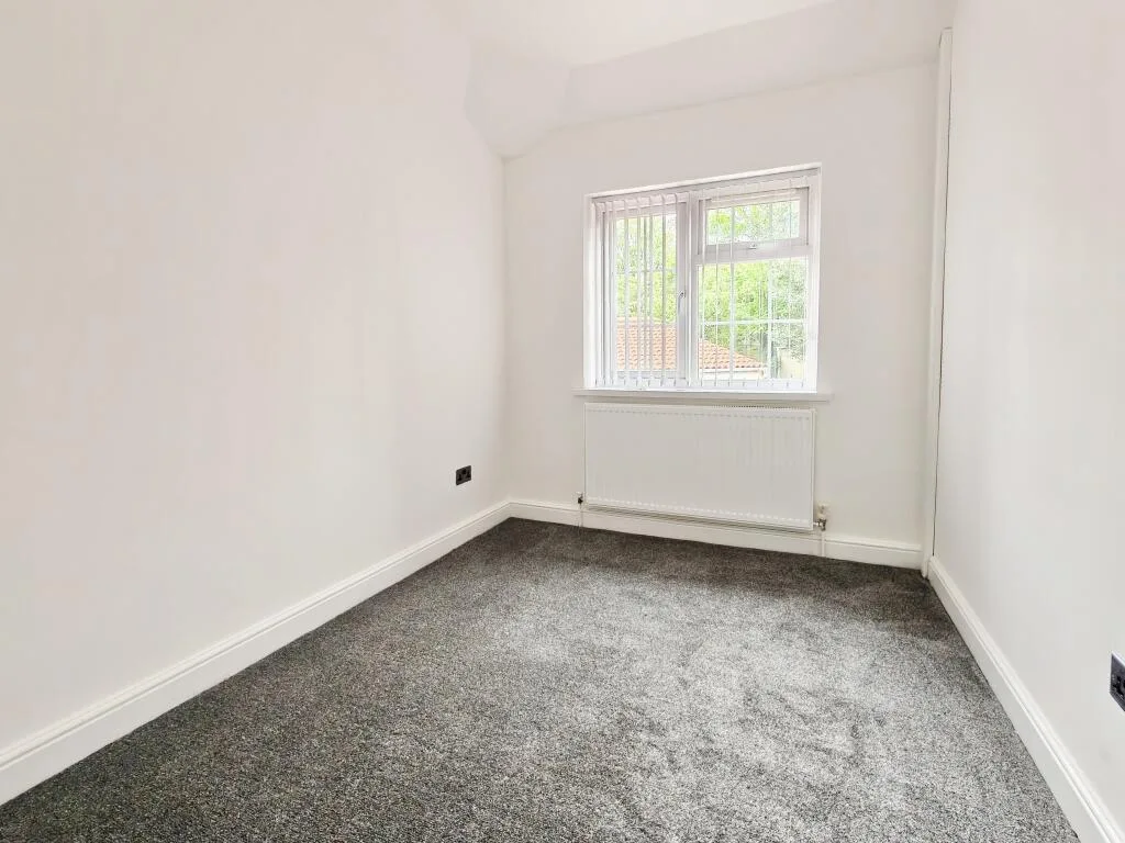 5 bedroom semi-detached house for rent