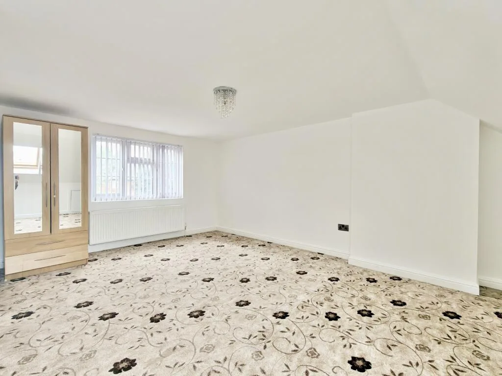 5 bedroom semi-detached house for rent