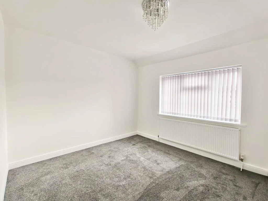 5 bedroom semi-detached house for rent
