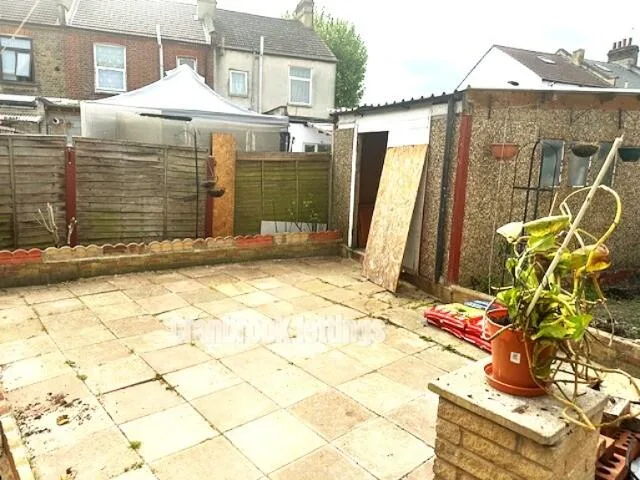 4 bedroom terraced house for rent