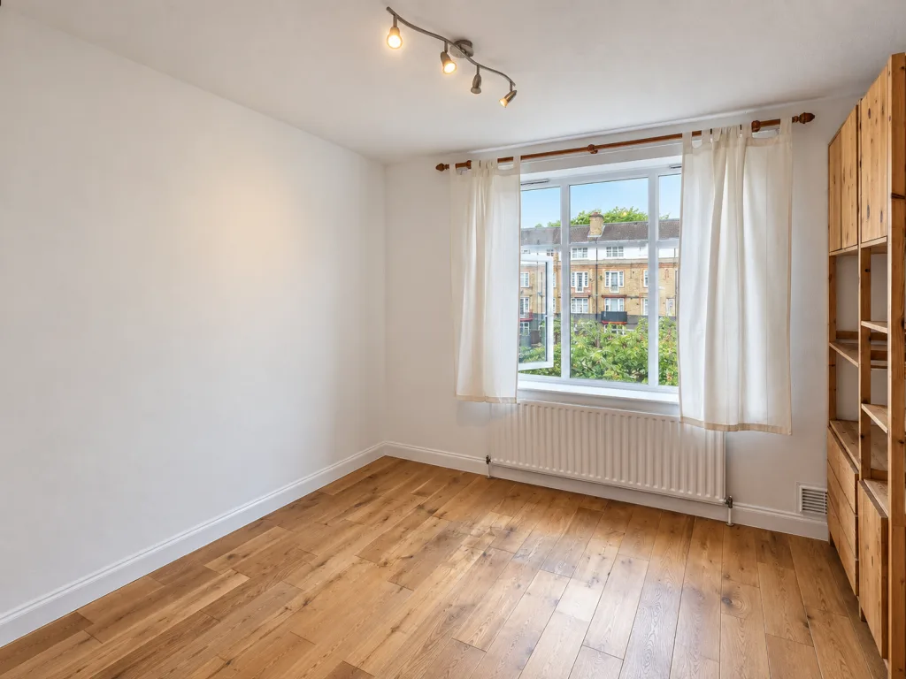 2 bedroom maisonette for rent