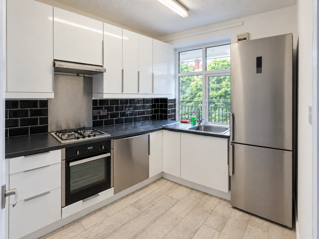 2 bedroom maisonette for rent
