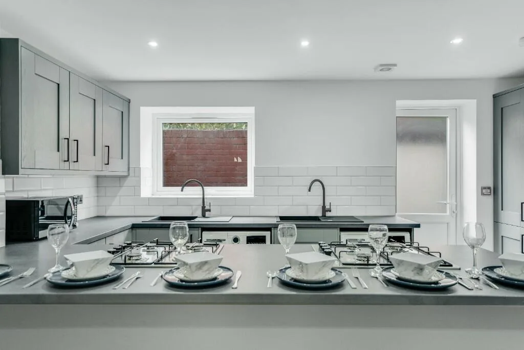 6 bedroom terraced house for rent