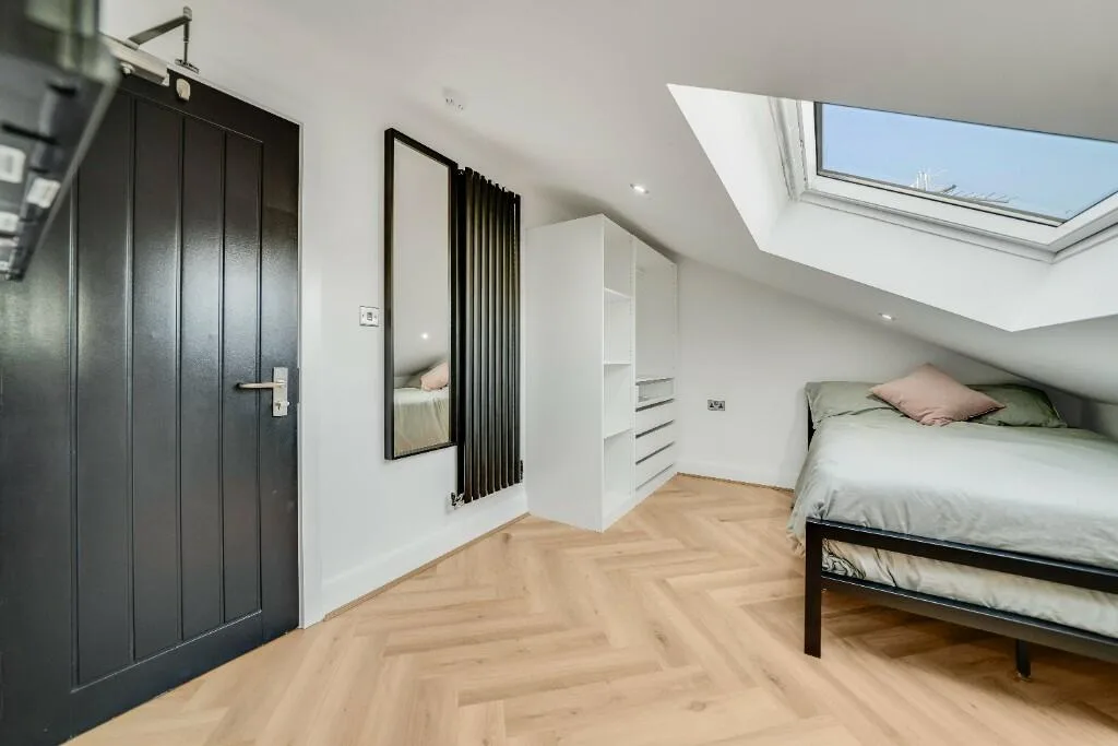 6 bedroom terraced house for rent