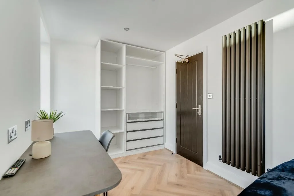 6 bedroom terraced house for rent