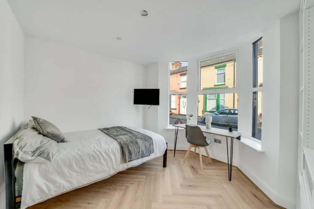 6 bedroom terraced house for rent