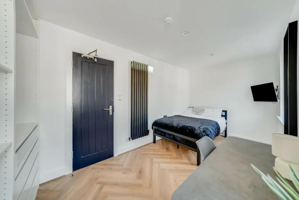 6 bedroom terraced house for rent