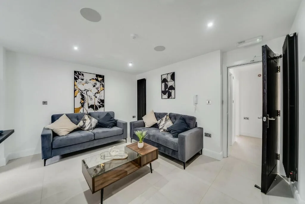 6 bedroom terraced house for rent