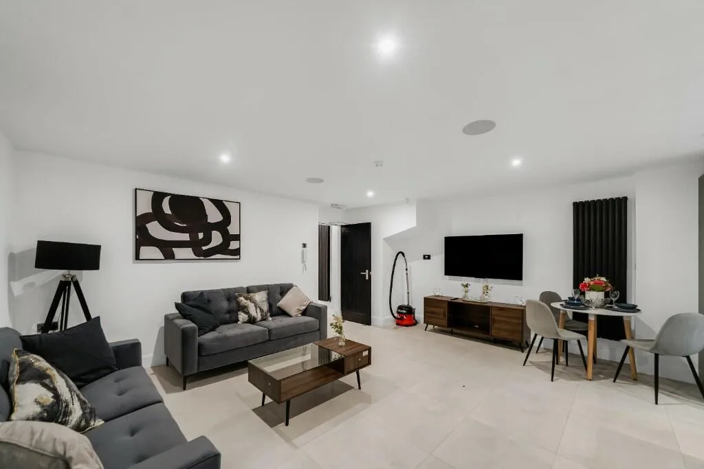 6 bedroom terraced house for rent