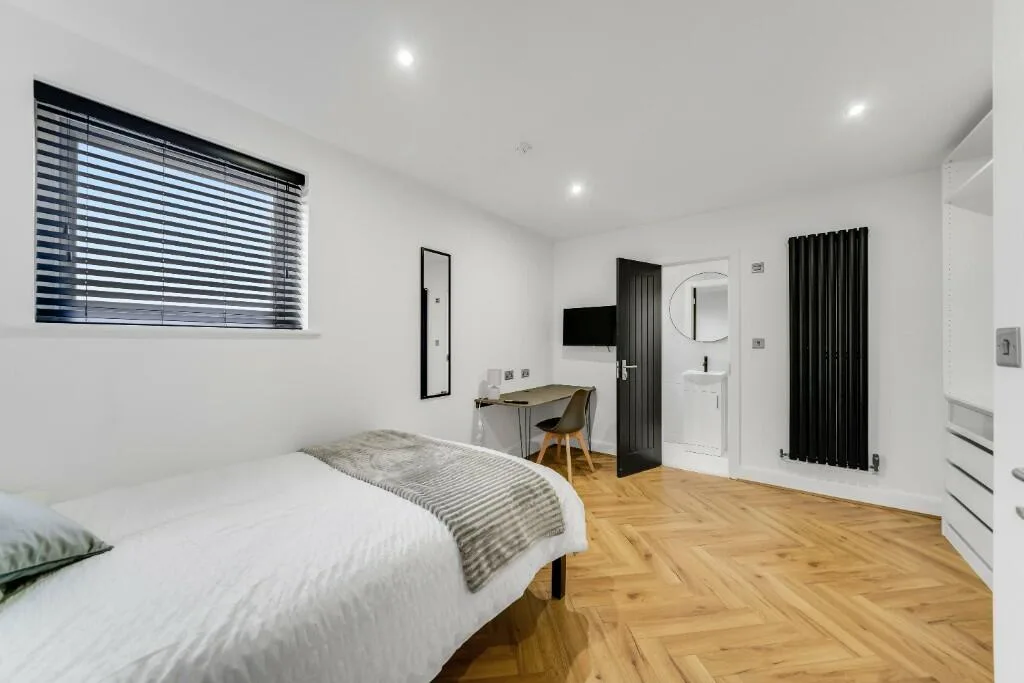 6 bedroom terraced house for rent