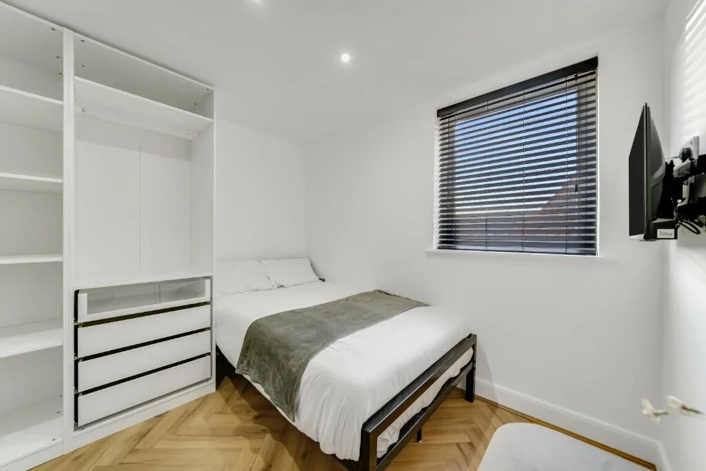 6 bedroom terraced house for rent