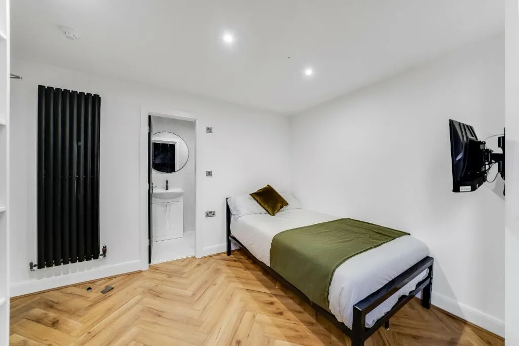 6 bedroom terraced house for rent