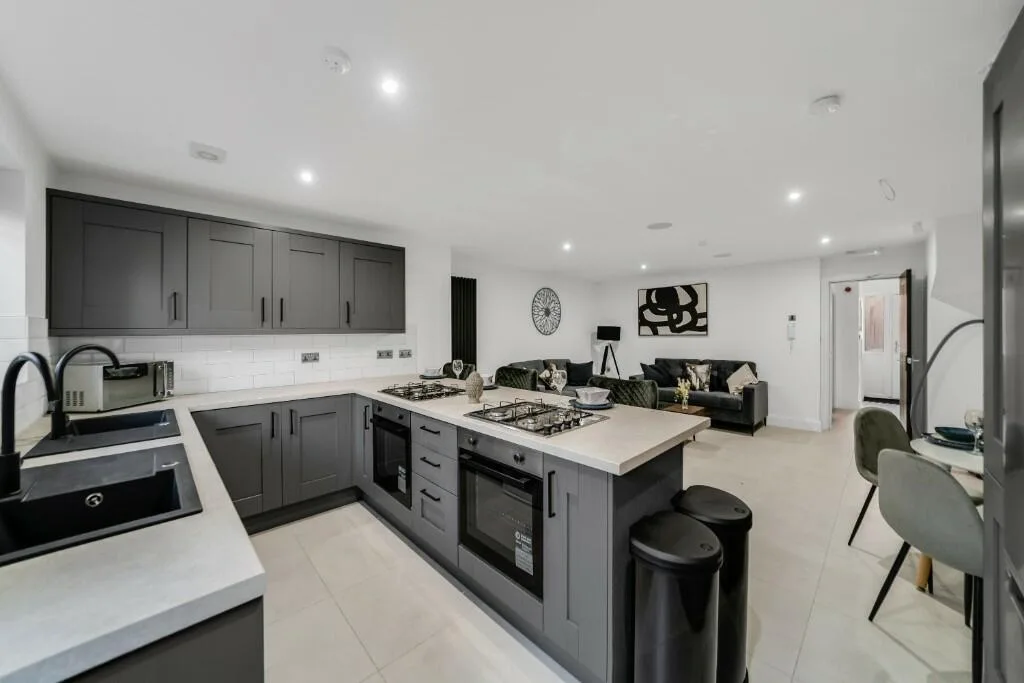 6 bedroom terraced house for rent