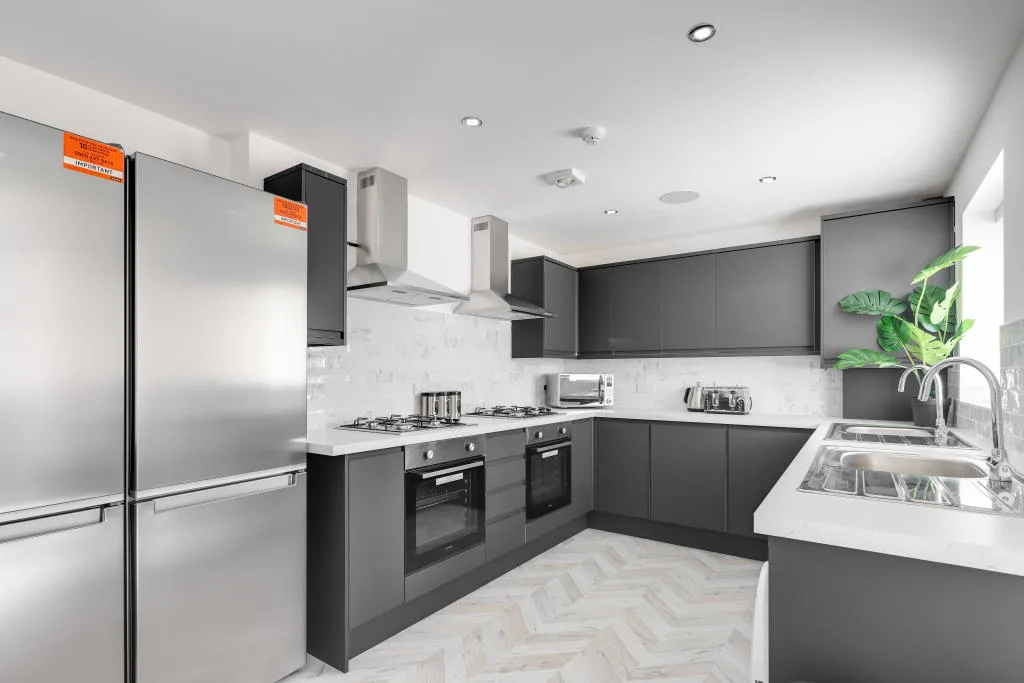 6 bedroom terraced house for rent