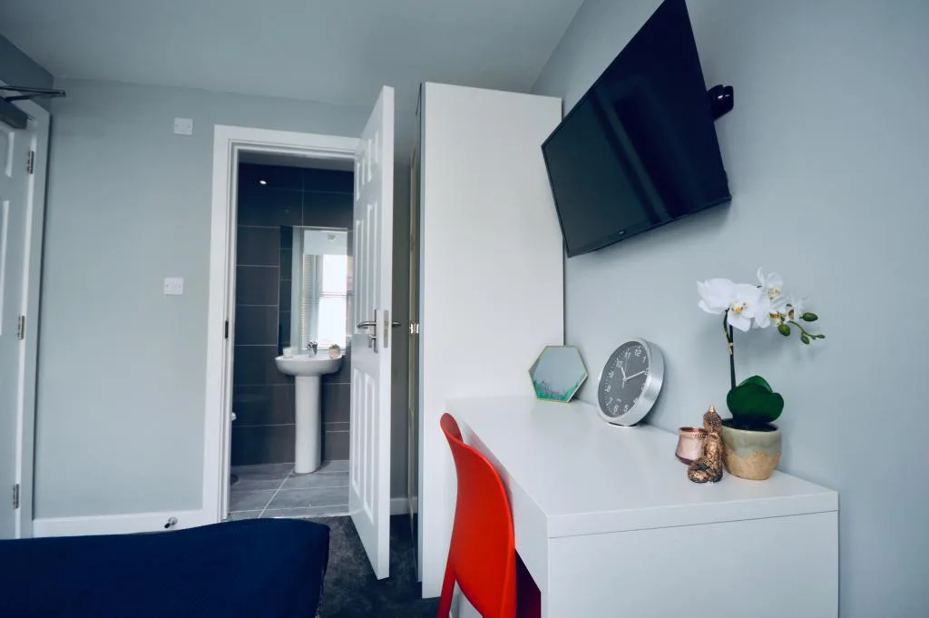 6 bedroom terraced house for rent