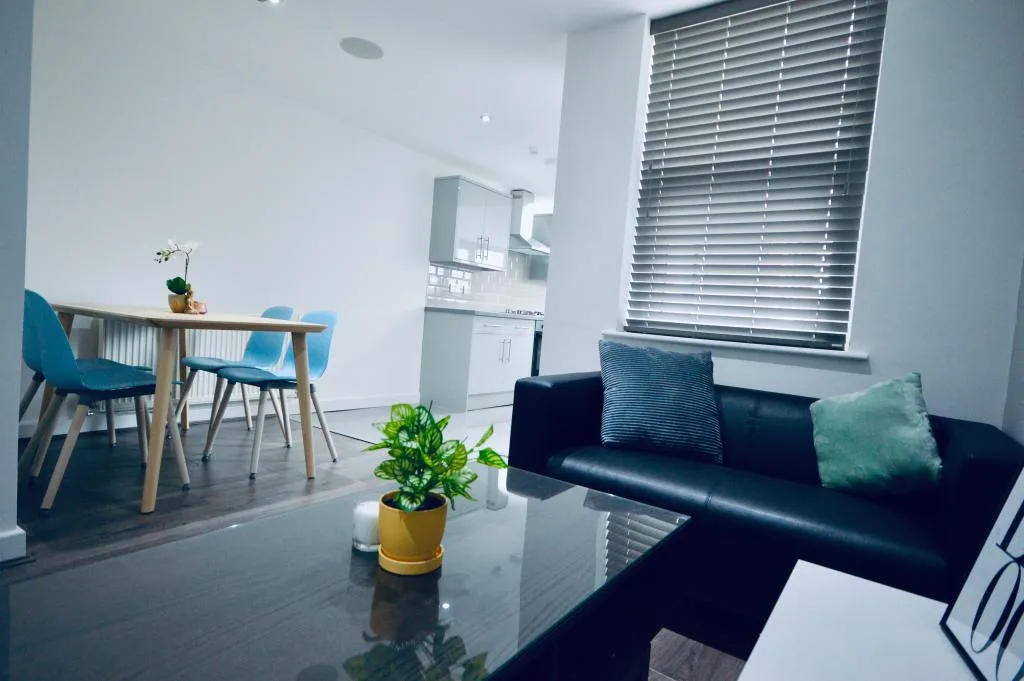6 bedroom terraced house for rent