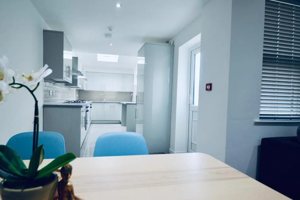 6 bedroom terraced house for rent