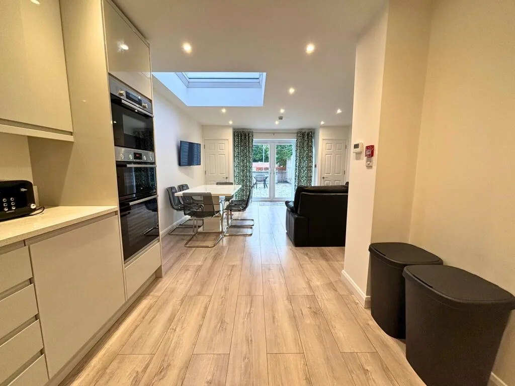 5 bedroom property for rent