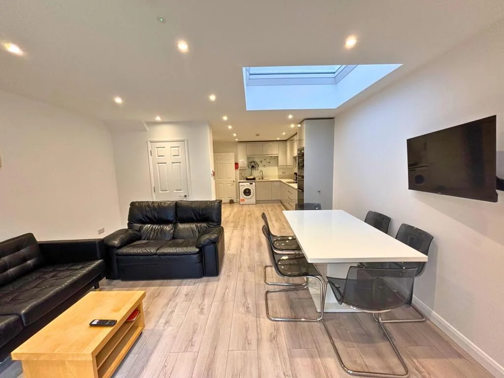 5 bedroom property for rent