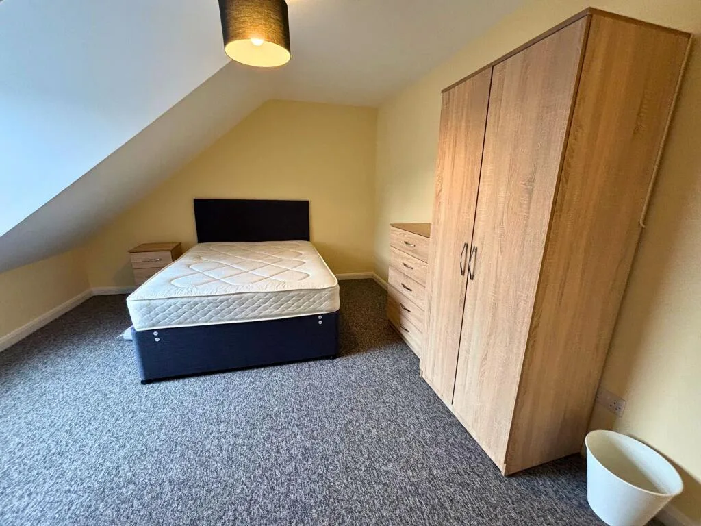 5 bedroom property for rent