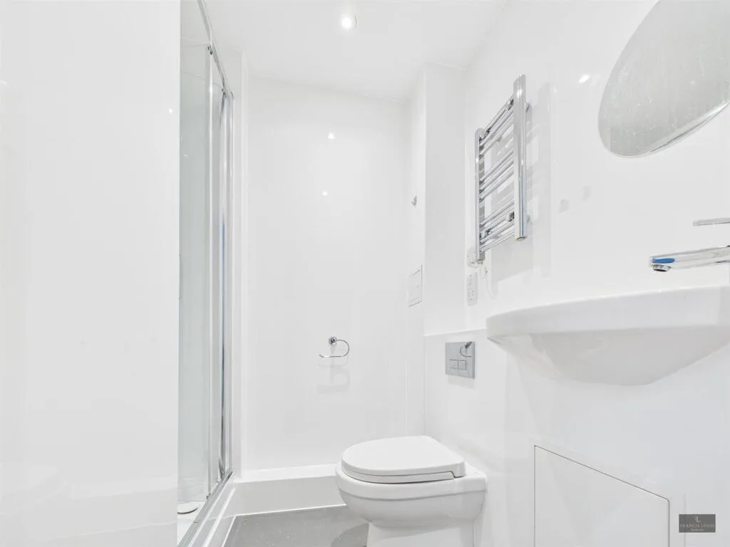 5 bedroom flat for rent