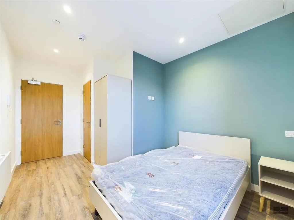 4 bedroom flat for rent