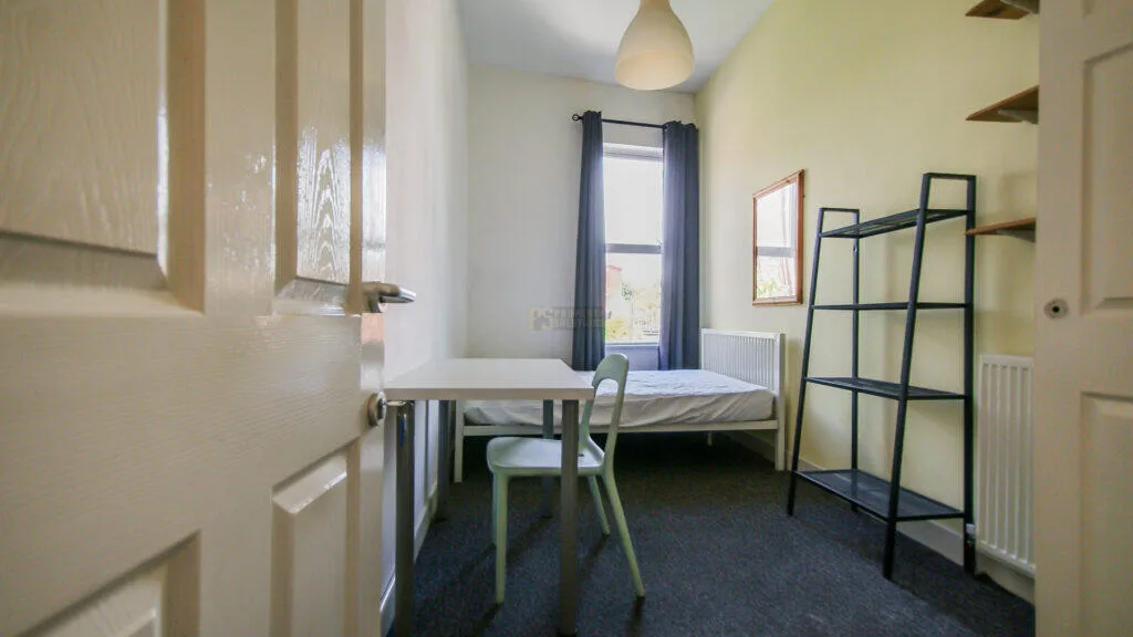 5 bedroom flat for rent