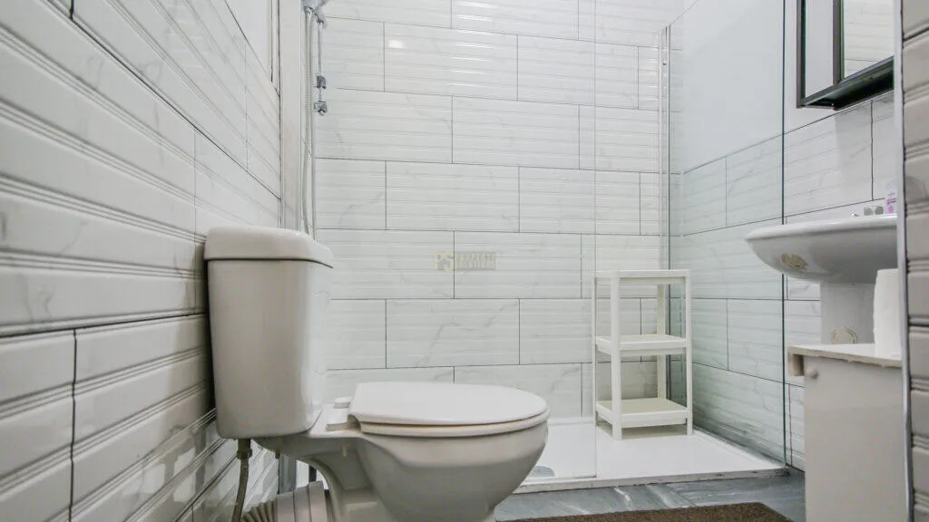 5 bedroom flat for rent