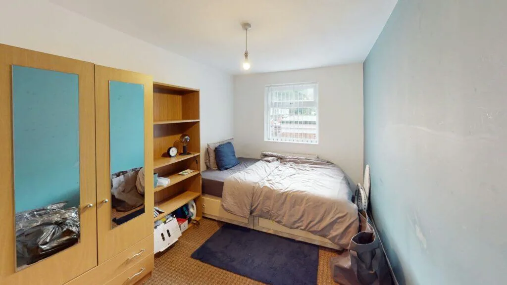 6 bedroom terraced house for rent