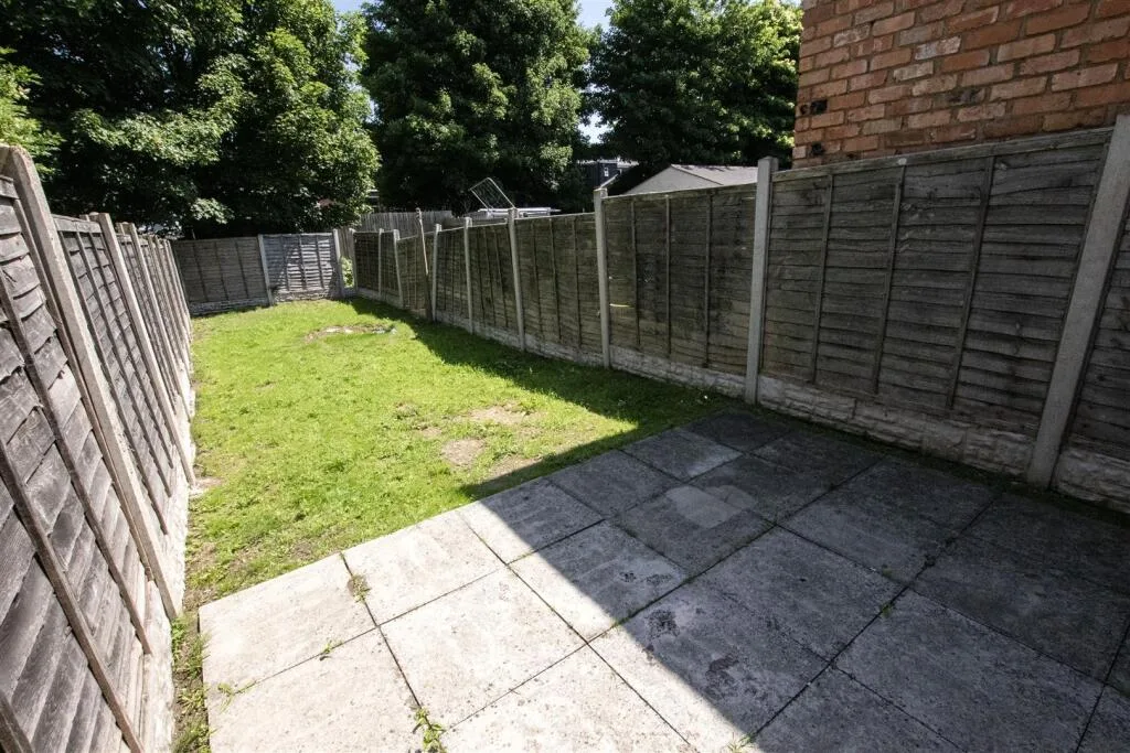 6 bedroom house for rent