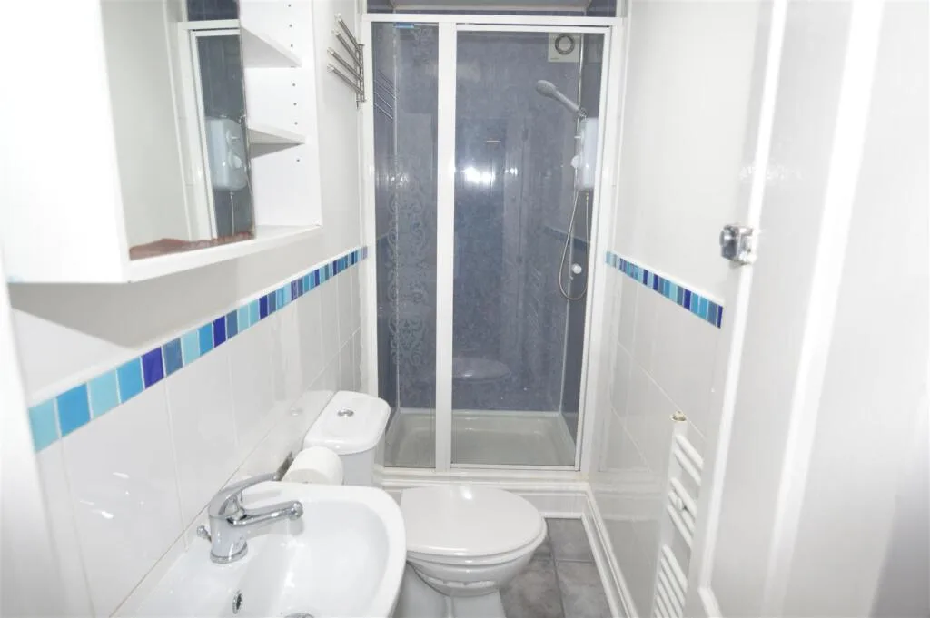 6 bedroom house for rent