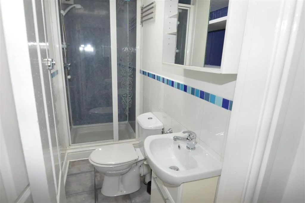 6 bedroom house for rent