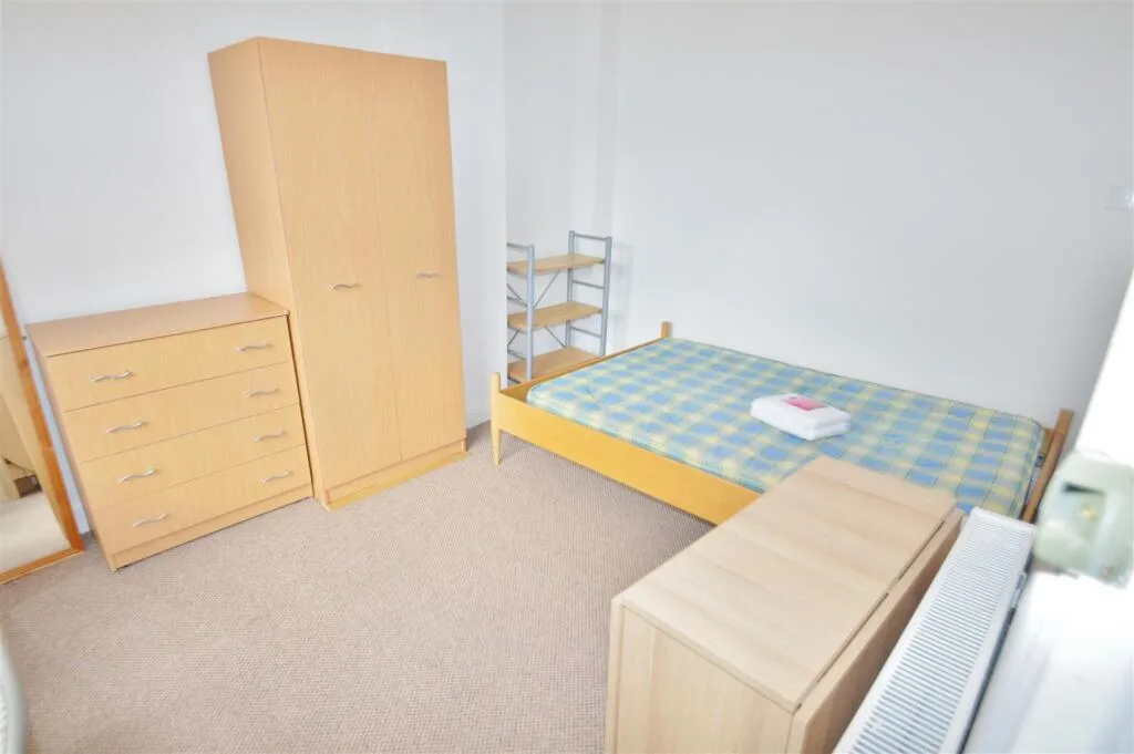6 bedroom house for rent