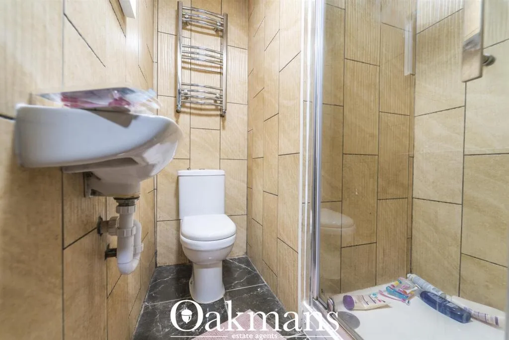 8 bedroom house for rent