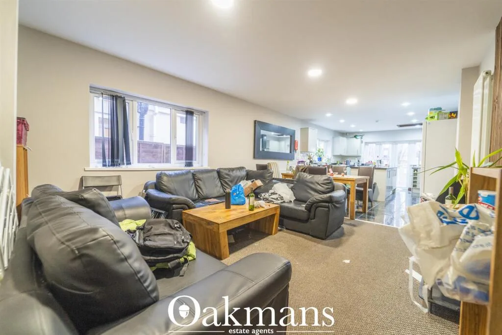8 bedroom house for rent