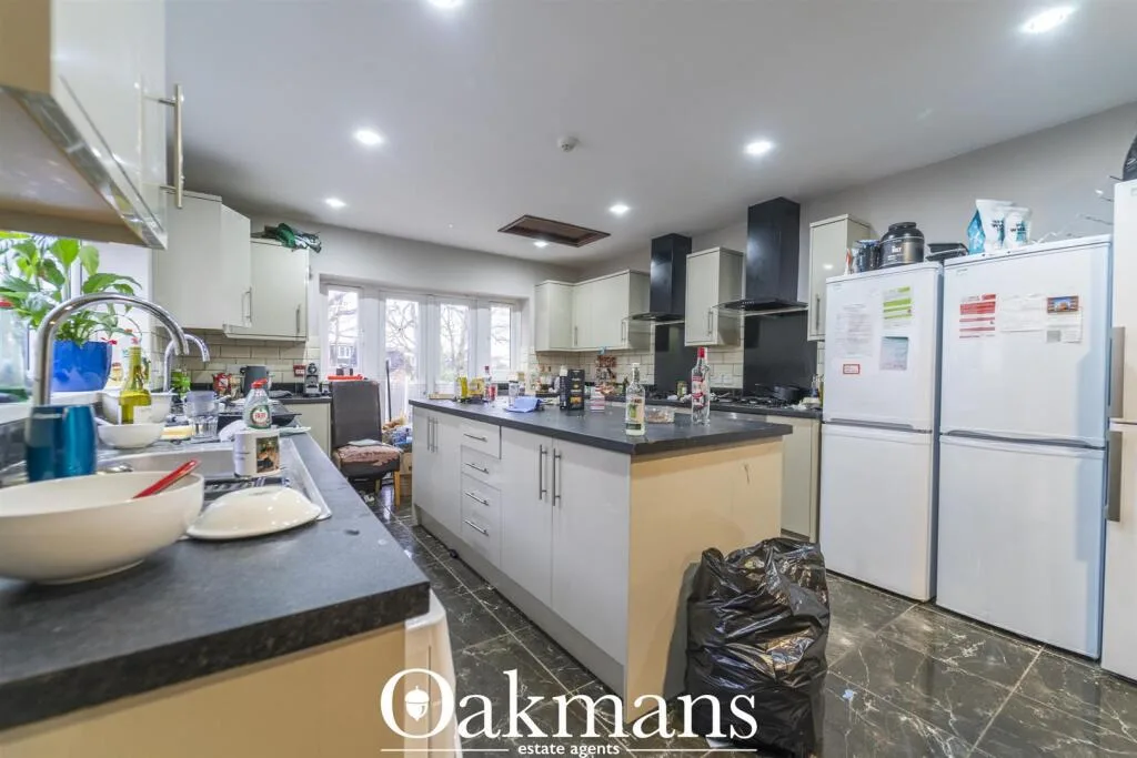 8 bedroom house for rent