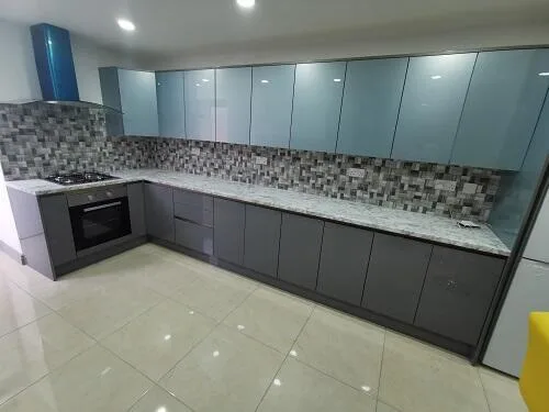 6 bedroom terraced house for rent