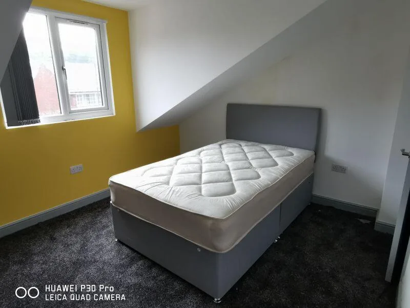 6 bedroom terraced house for rent