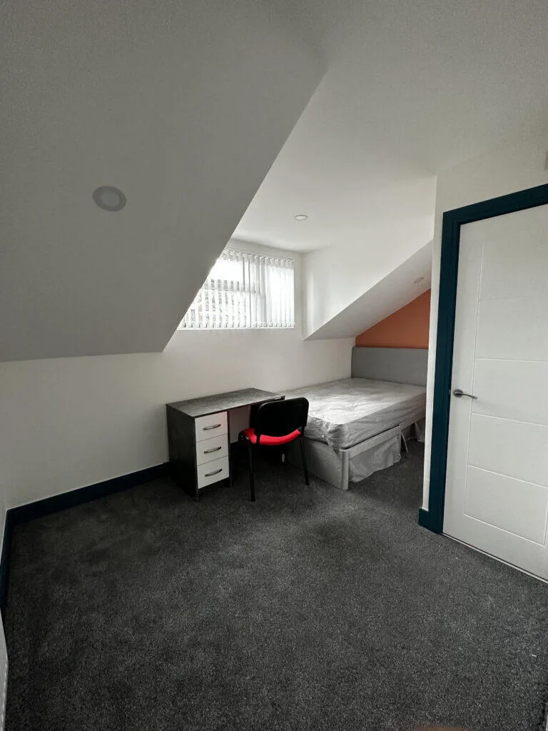 6 bedroom terraced house for rent