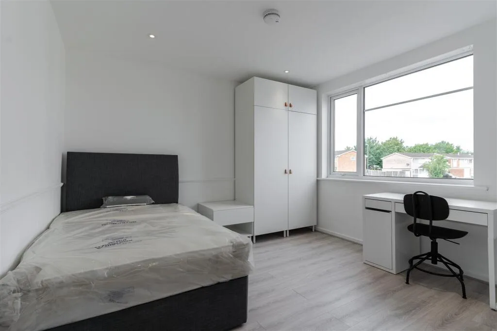 5 bedroom house for rent