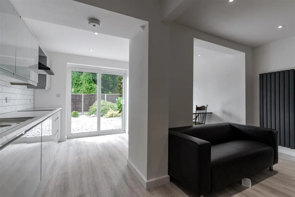 5 bedroom house for rent