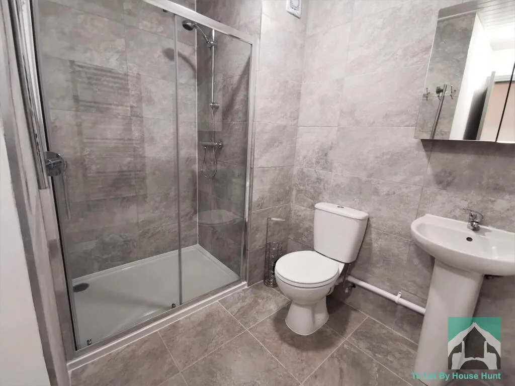 6 bedroom terraced house for rent