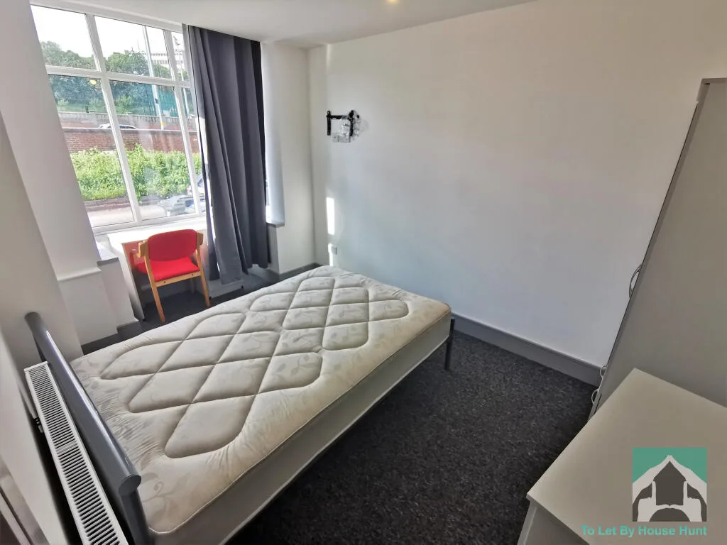 6 bedroom terraced house for rent