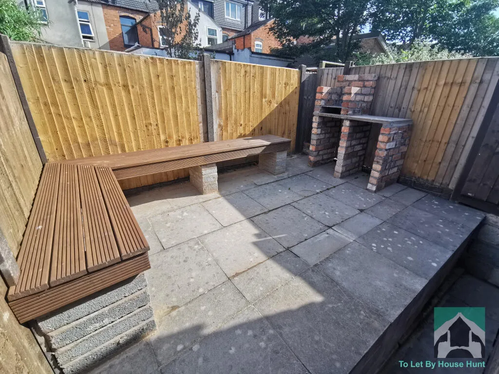 6 bedroom terraced house for rent
