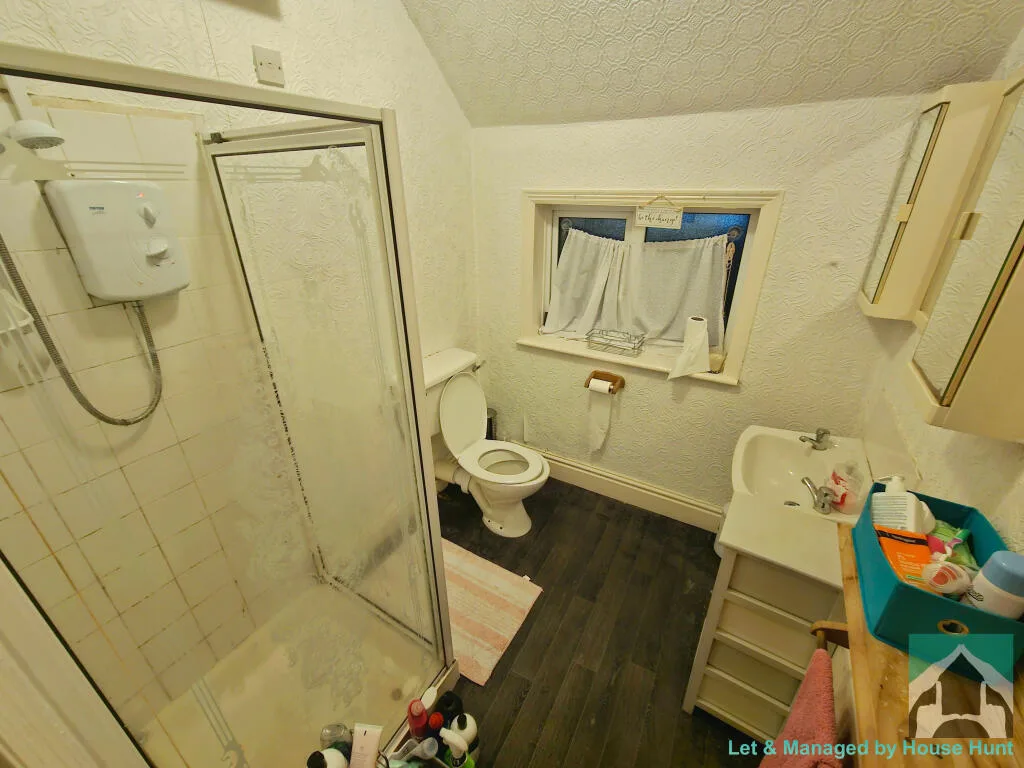 3 bedroom semi-detached house for rent