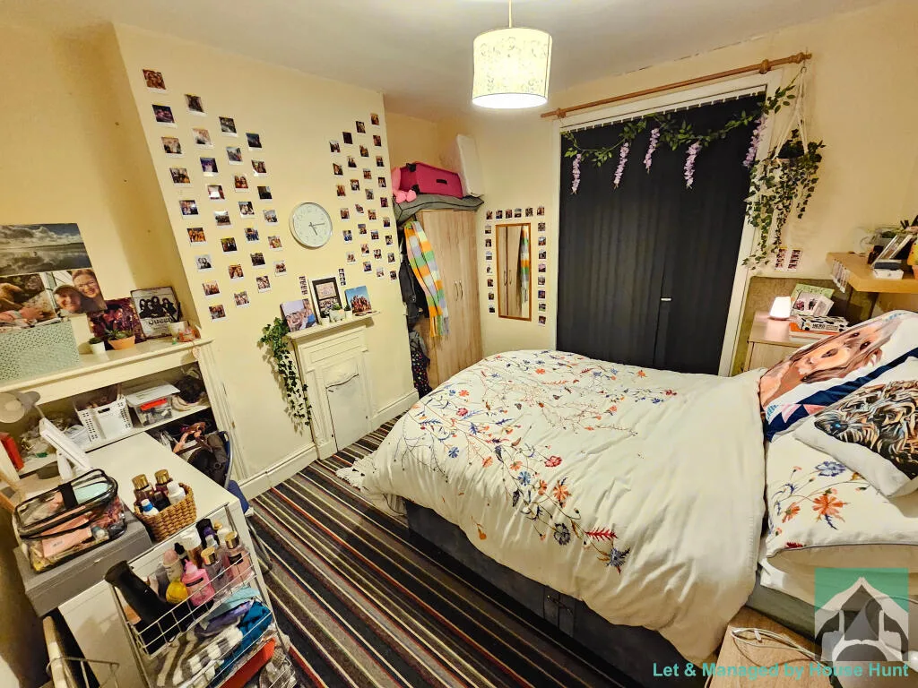 3 bedroom semi-detached house for rent