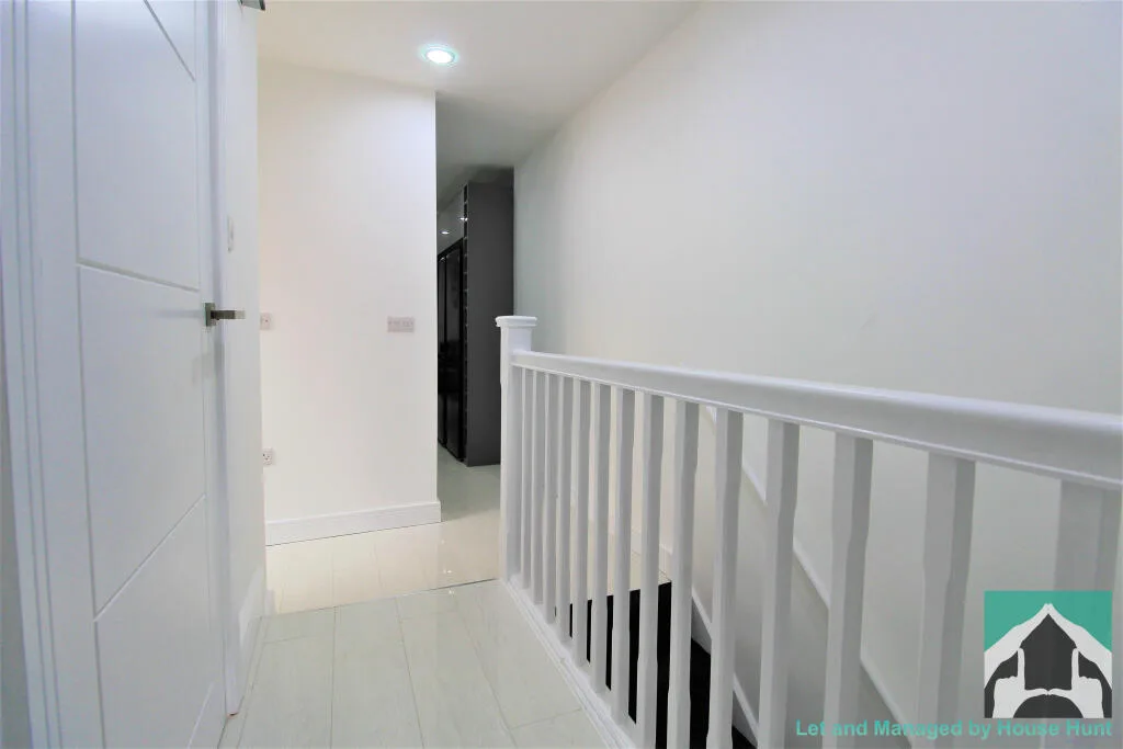 8 bedroom house for rent