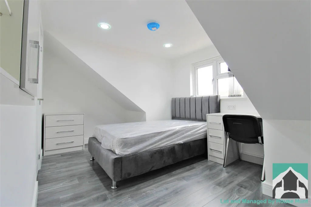 8 bedroom house for rent