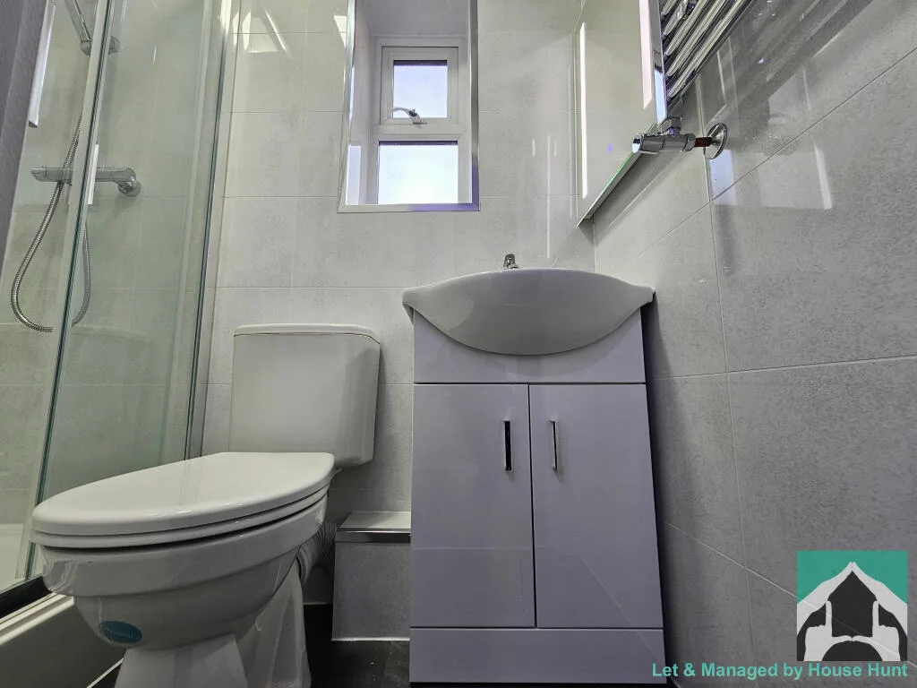 6 bedroom terraced house for rent