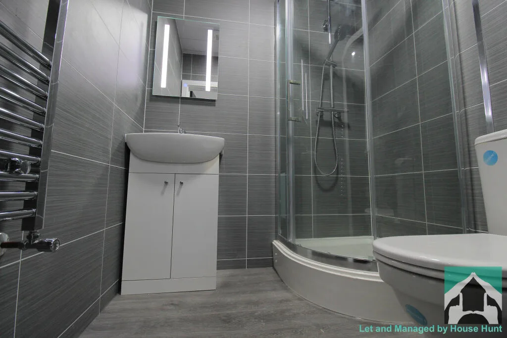 6 bedroom terraced house for rent